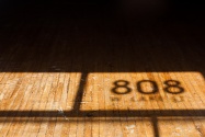 808